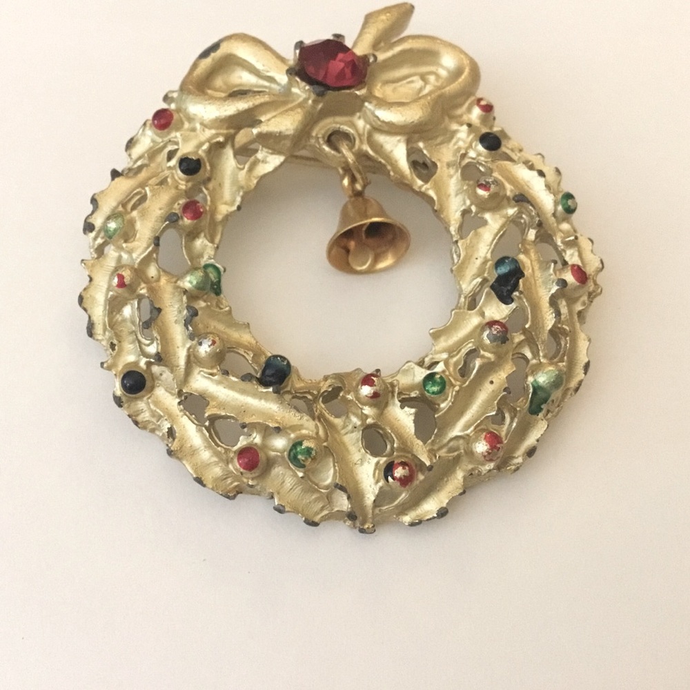 🎄 Women’s Estate Christmas Pin 🎄